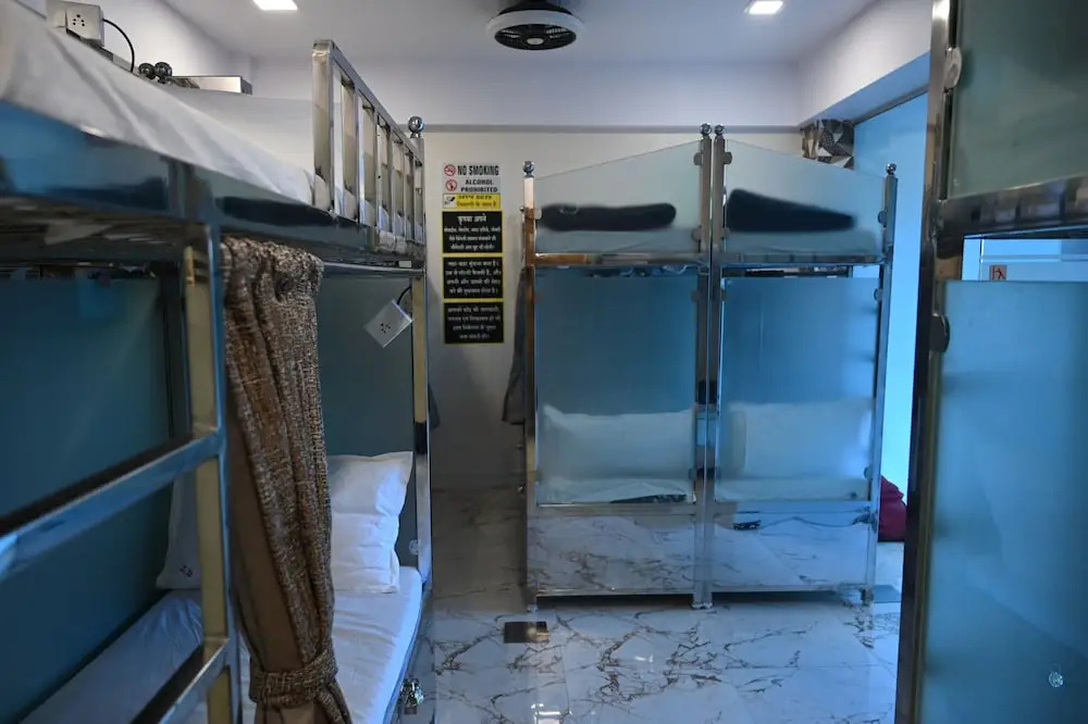 Sagar Dormitory Andheri - Nearest to Andheri Railway Station West