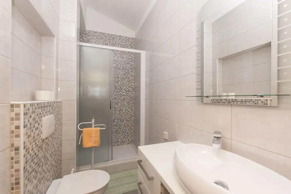 Apartments and Room Central Position