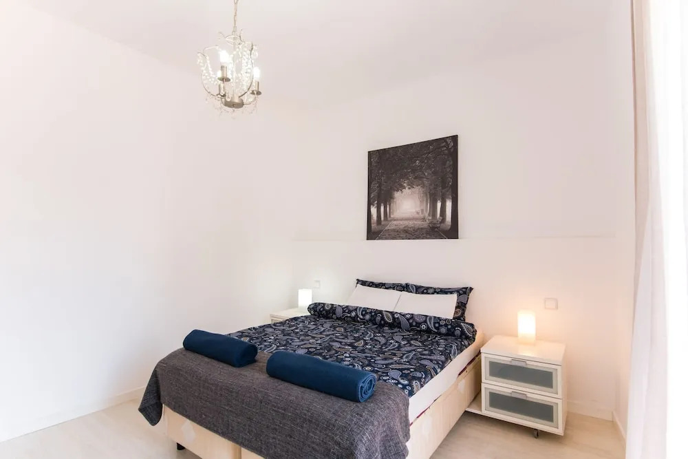 2B Apartment 5 Mins From Sagrada Familia