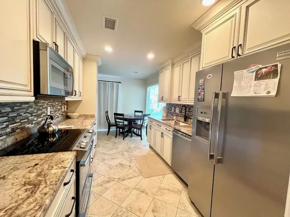 Three Bedroom By Beach and Club Free Amenity Card 1827
