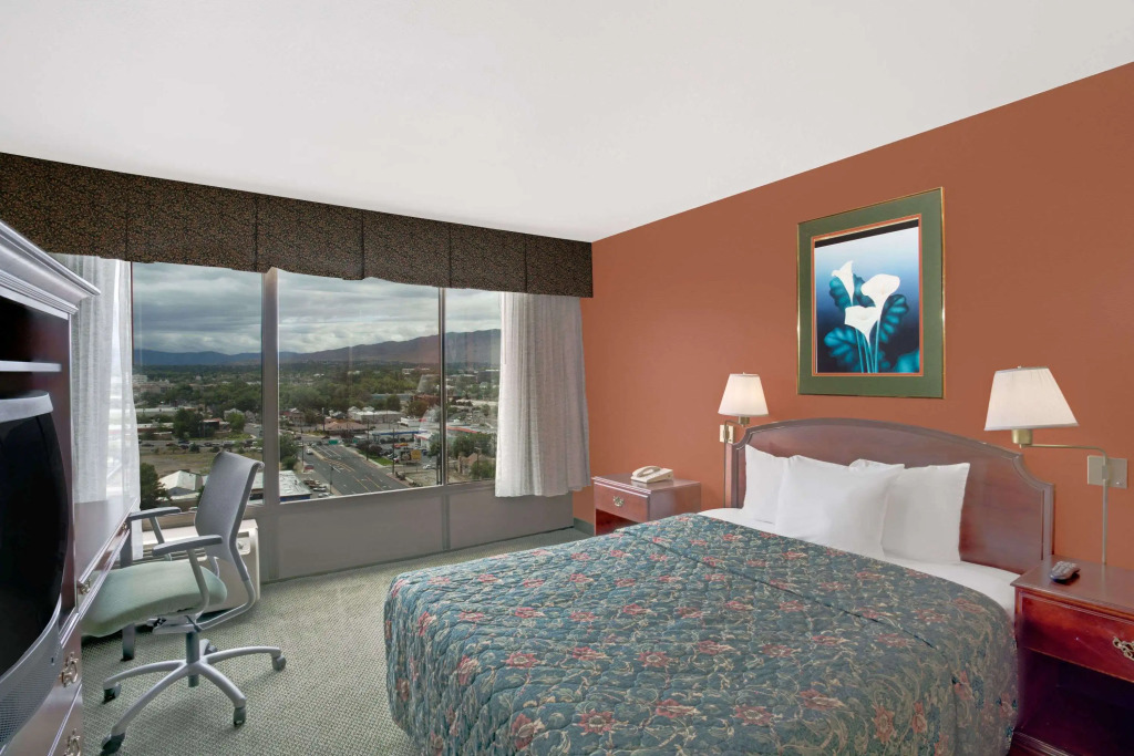 Ramada by Wyndham Reno Hotel & Casino