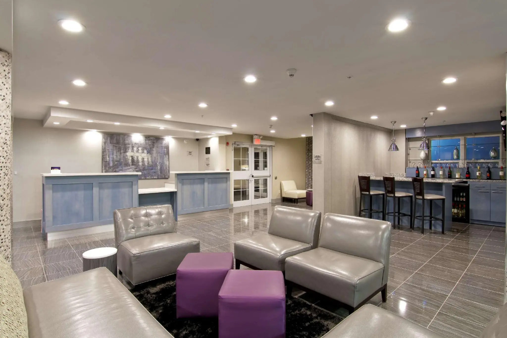 Best Western Plus Woodstock Inn & Suites