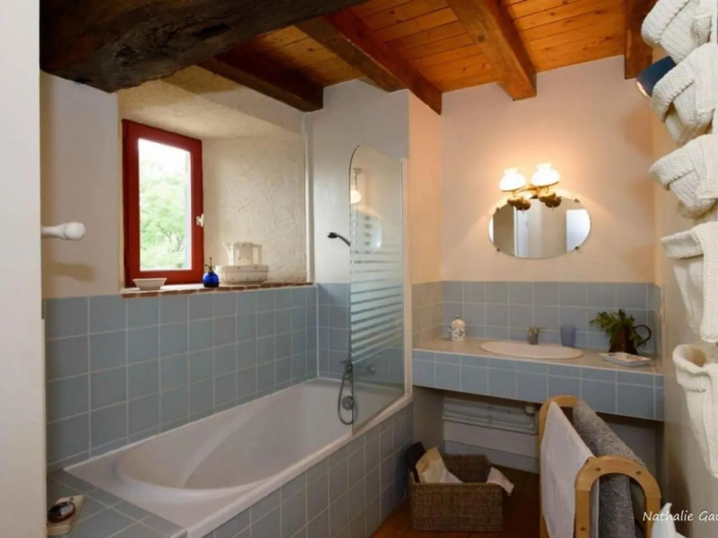 Maison de Campagne Spacieuse avec Piscine Privée et Jardin Clos - FR-1-306-1114