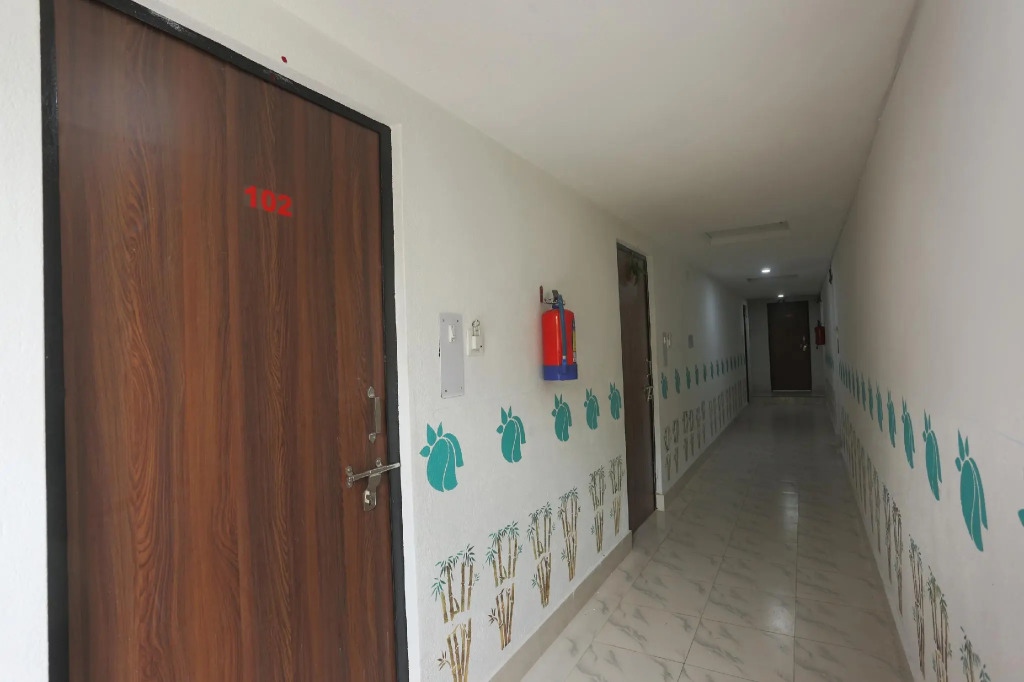 OYO 61919 Piyush Residency