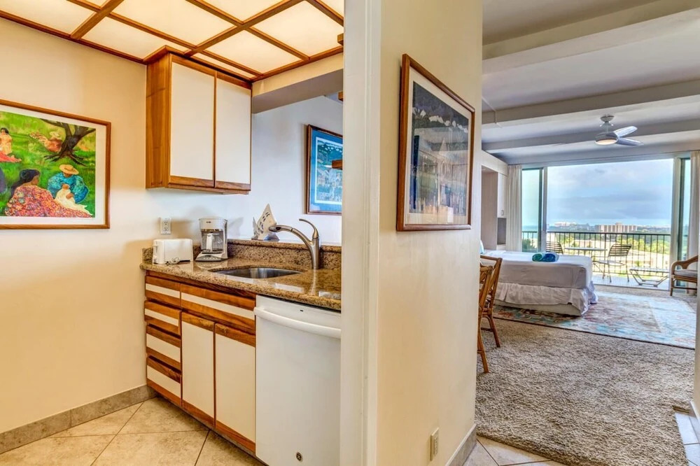 K B M Resorts- Wh1-1218 Stunning Studio, Whale Watching, big Ocean Views, Steps to Beach!
