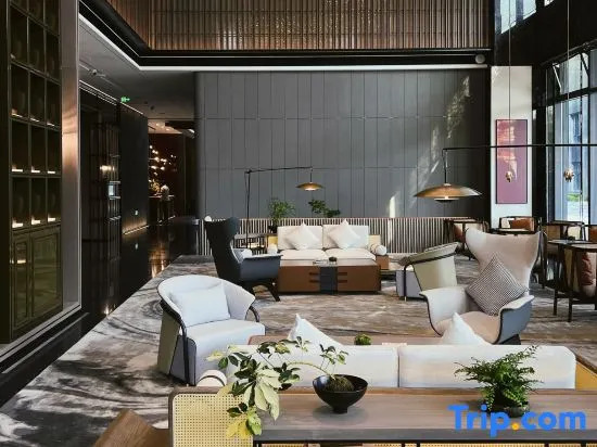 Minghu Dawn Resort