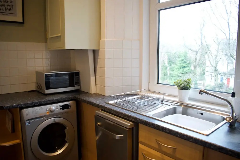 2 Bedroom Apartment Near Murrayfield