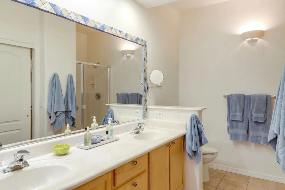 Golf, Hike & Unwind: Oro Valley Townhome w/ Patio
