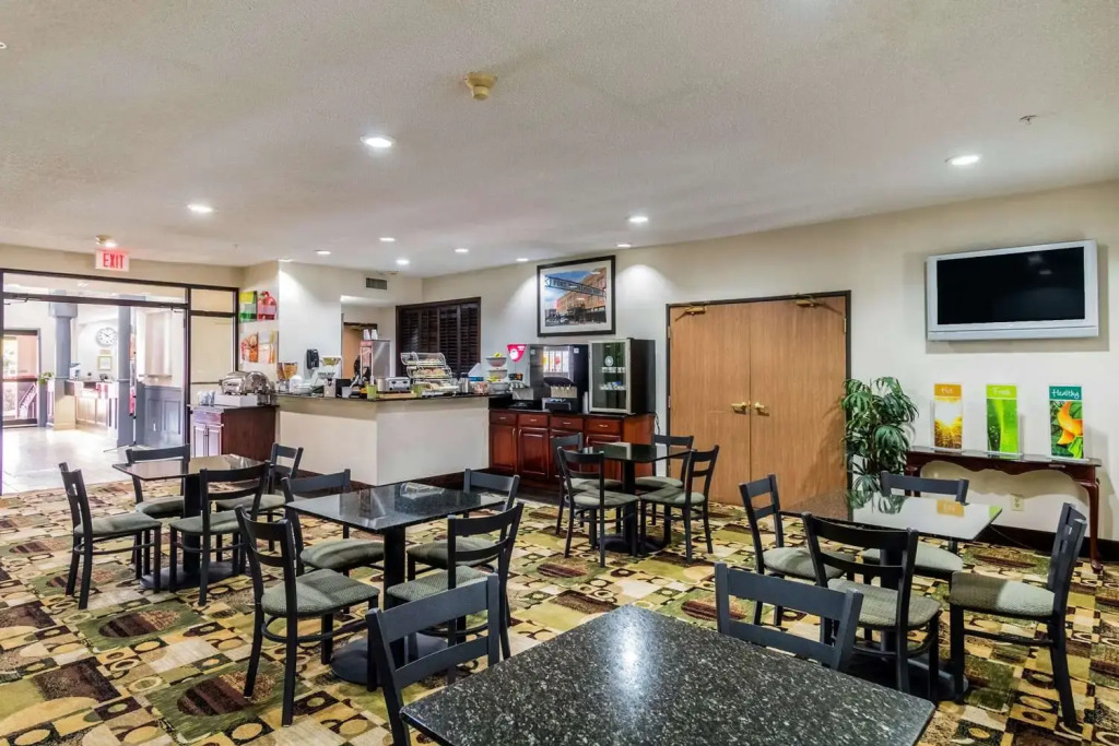 Quality Suites Burleson - Ft Worth