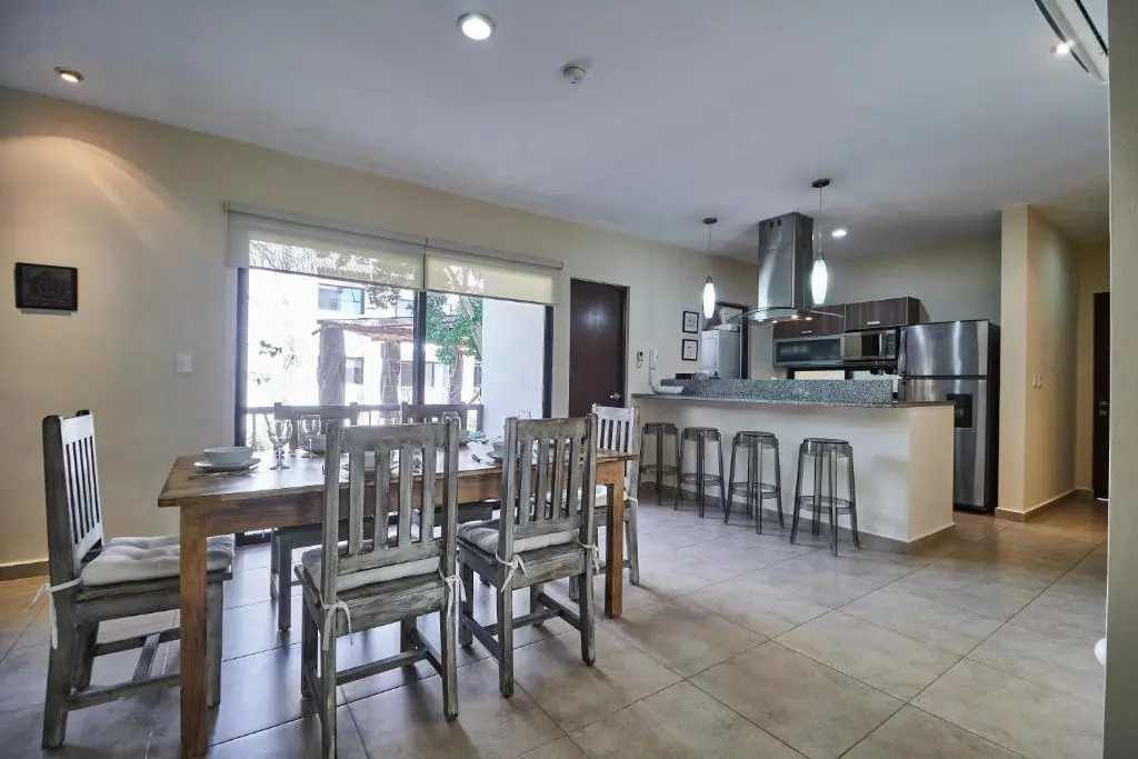 2 BD apartment in popular condominium-190MBPS WIFI