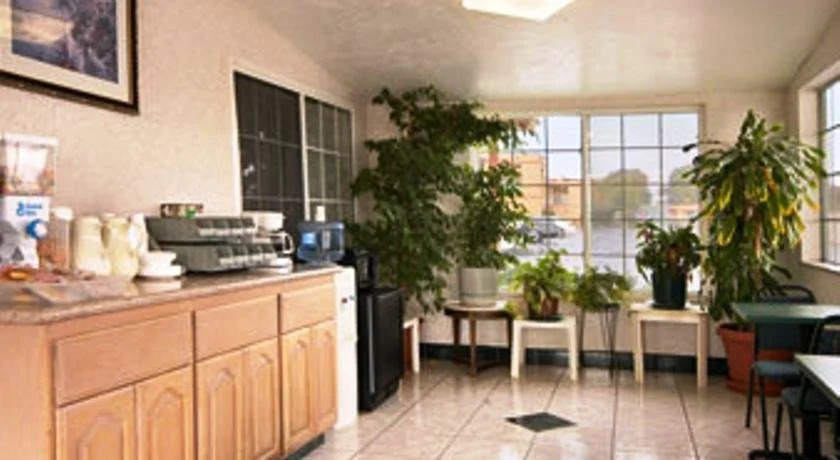Studio 6 Suites Madera, CA Yosemite