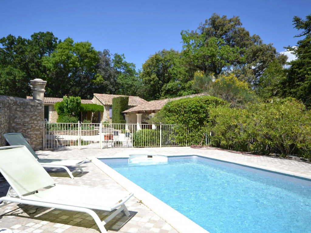 Large holiday home in Vaison-La-Romaine with garden