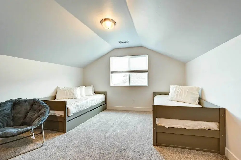 12 Mi to Dtwn Flagstaff: Spacious Bellemont Home