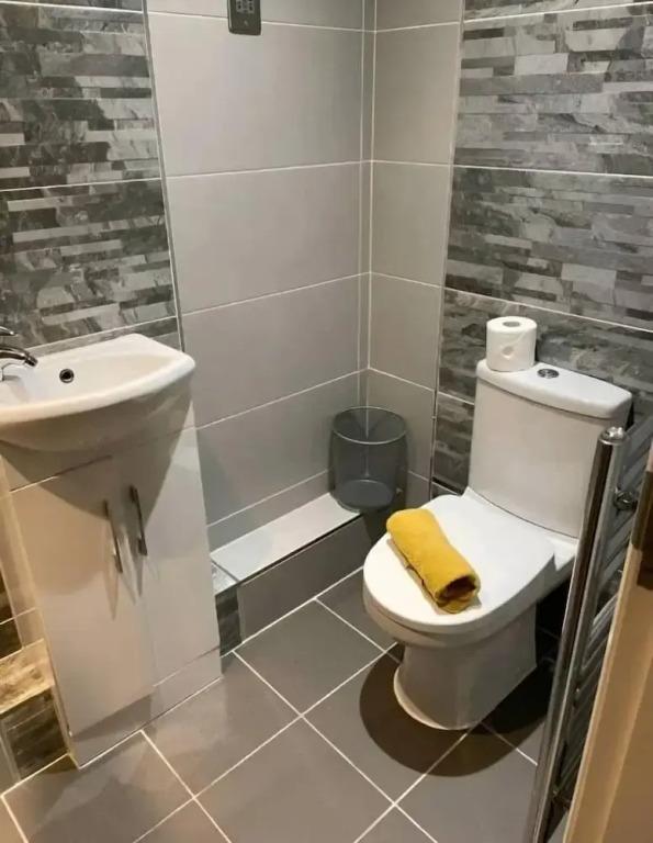 City Centre Duplex Sleeps 4 H55