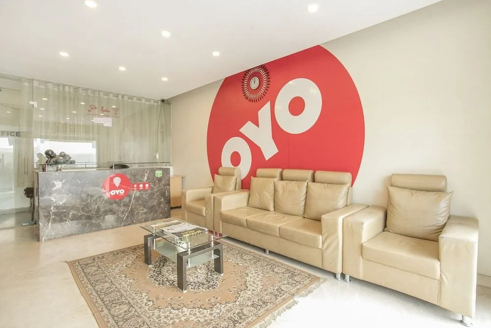 OYO 24093 Kp Suits