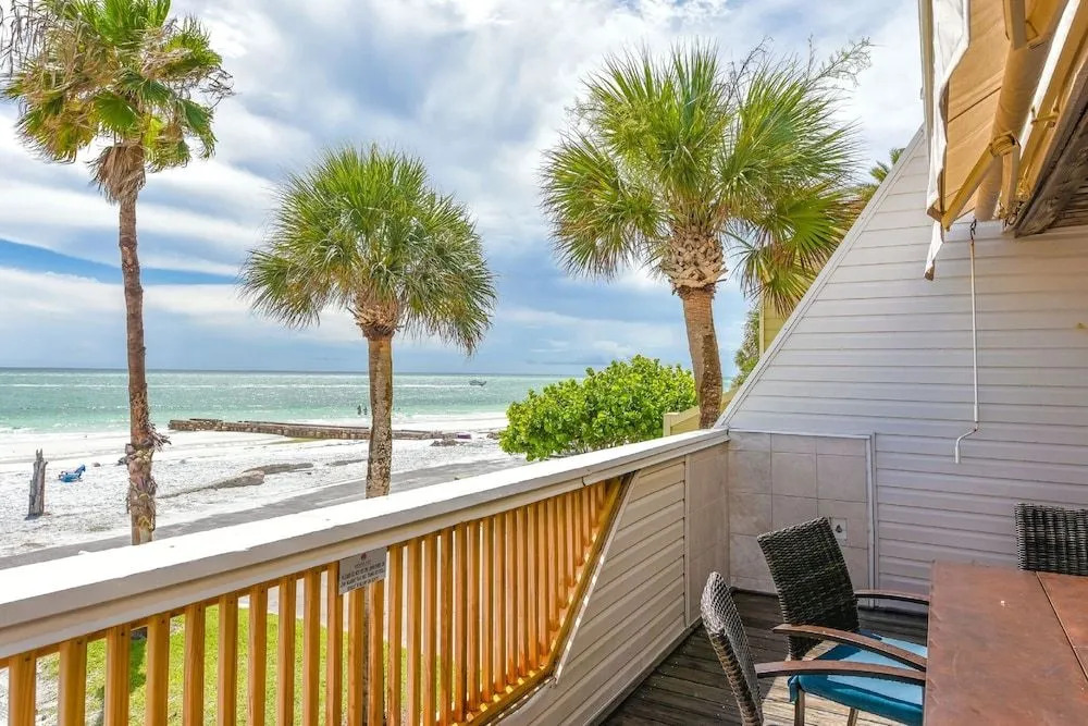 Fanta-Sea on the Beach by Beachside Management - 49 Beach Rd