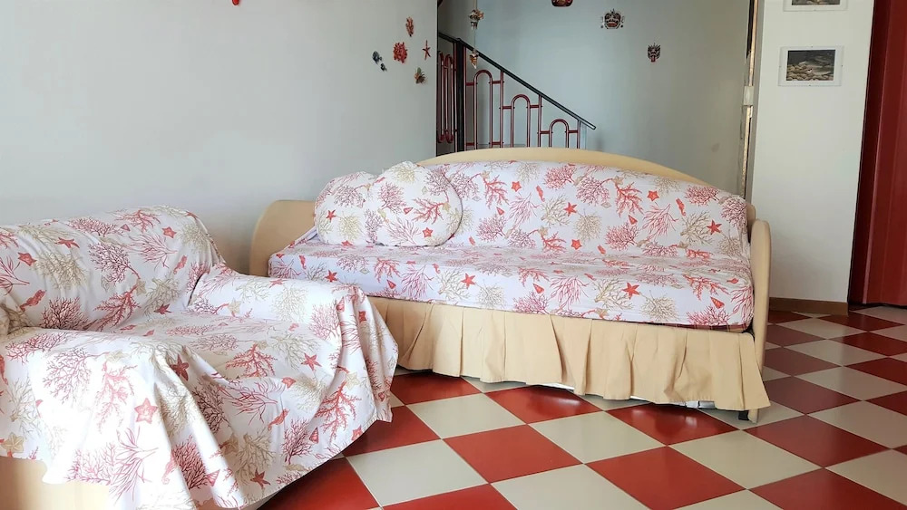 Holiday House Viriola Rossa