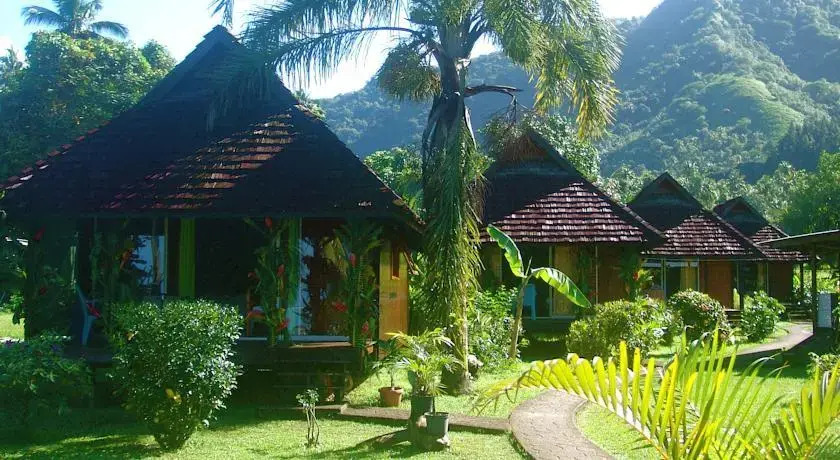 Tauhanihani Village Lodge La Vague Bleue