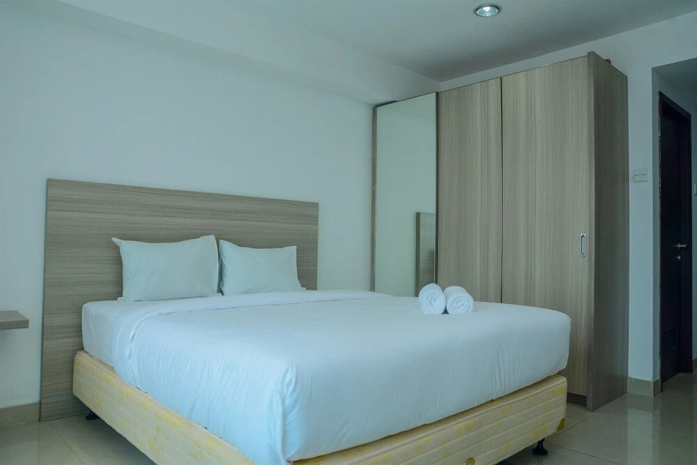 Best Price Studio at Tamansari the Hive Apartment