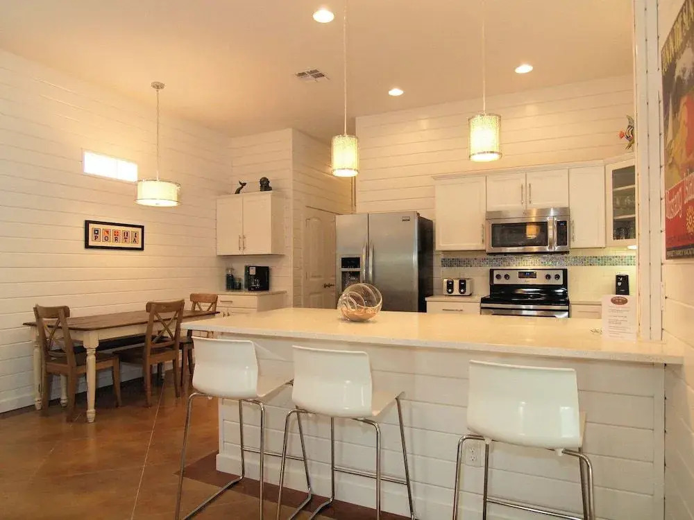 The Sea Monkee Pb216 3 Bedrooms 2 Bathrooms Condo