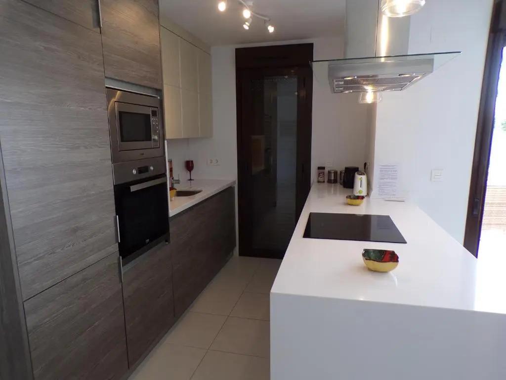 3 Bedroom Luxury Apartment Villamartin