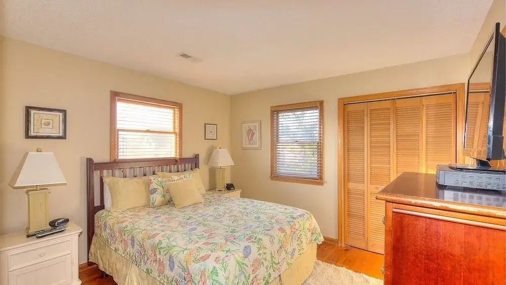 Four Sea Sons - 6 Br Home