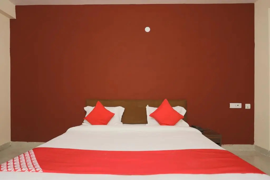 OYO 45288 Hotel 2 Yaars