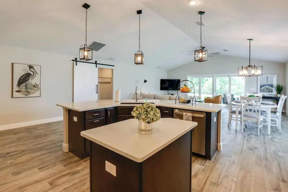 Golf Cart & Home Office: The Villages Retreat!