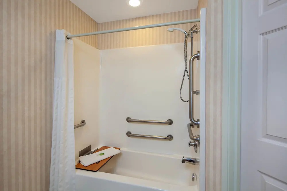 Americinn Hotel & Suites Rochester Airport