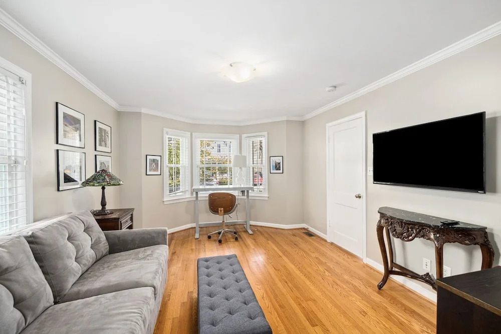 Clarendon Prestige 5-br Luxury Homestay