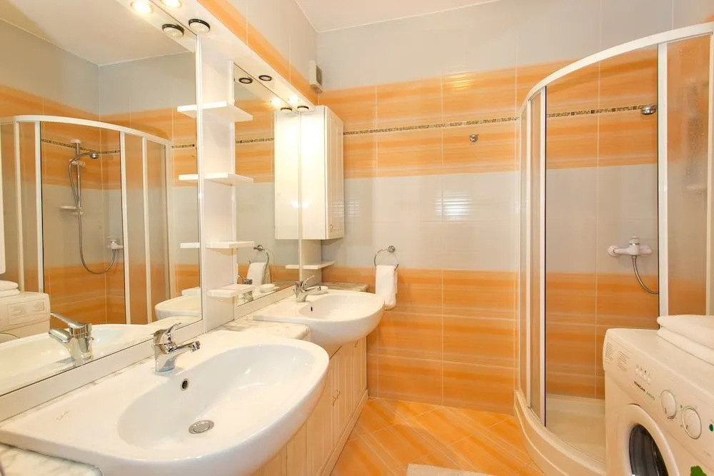 Three Wells Apartment