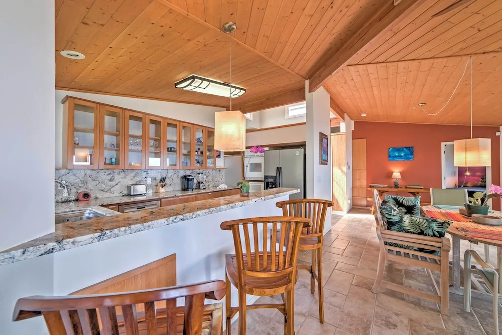 Direct Oceanfront, Big Island Home