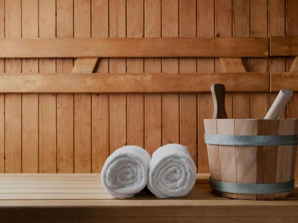 Chalet spacieux, skis aux pieds avec sauna, jacuzzi et salle de sport, proche centre et pistes - FR-1-467-68