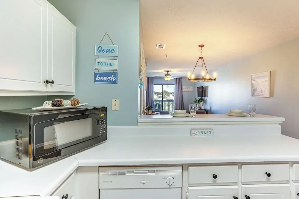 Walk to Beach: Condo w/ Balcony in Pcb!
