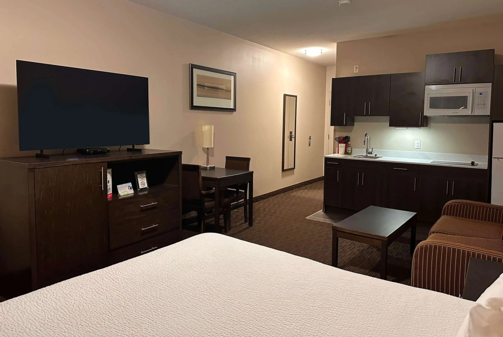 Ramada by Wyndham Estevan