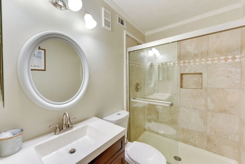 < 1 Mi to Beach: Hilton Head Island Condo w/ Pool!