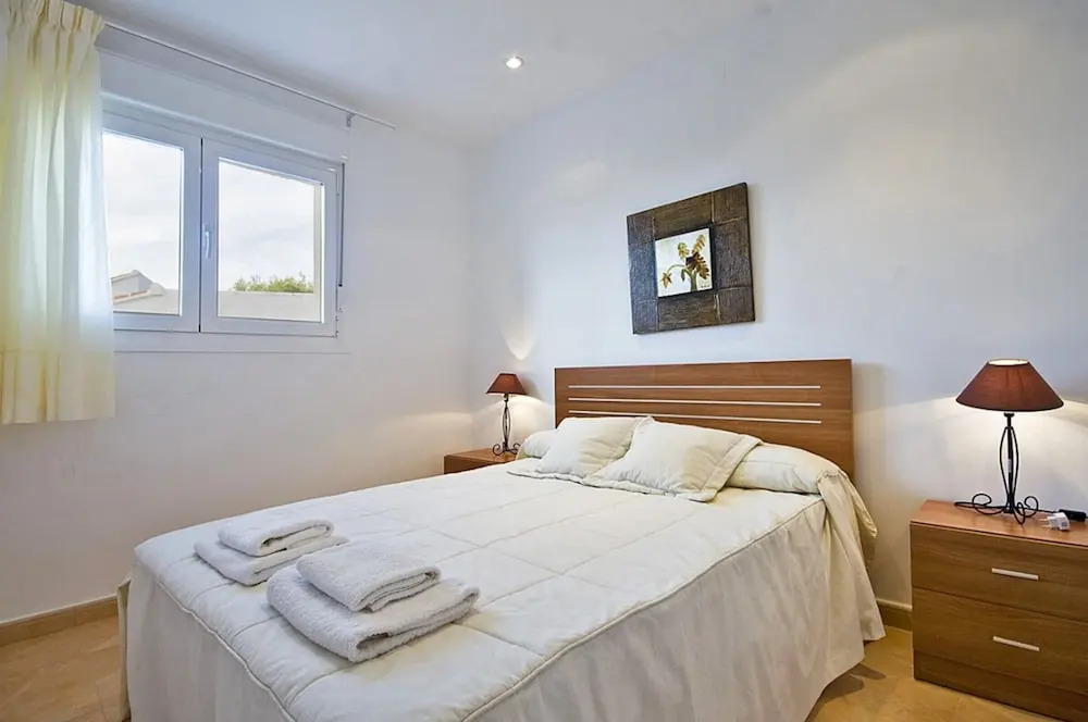 Villa - 6 Bedrooms with Pool and WiFi - 105005
