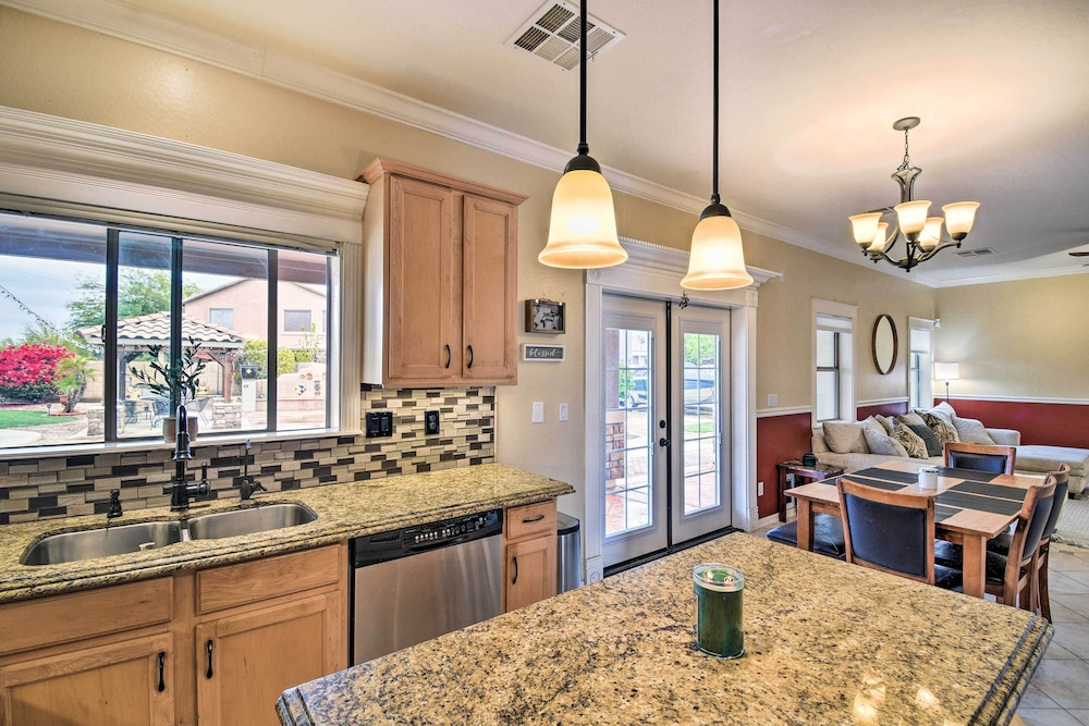 3 Mi to Golf: Home w/ Outdoor Oasis in Surprise