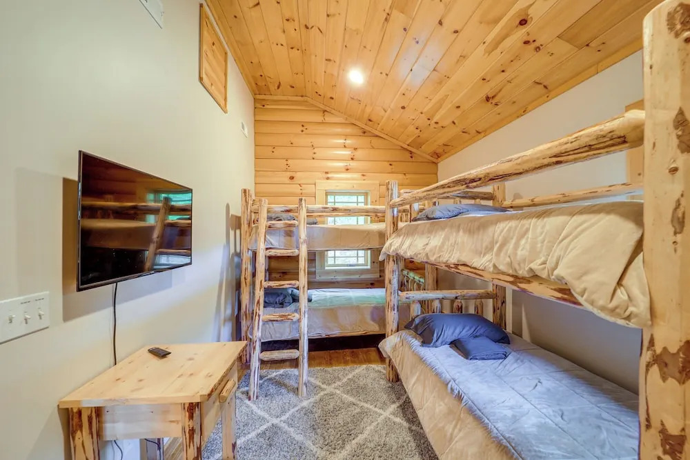 Stunning Cabin w/ Fire Pit in Banner Elk!