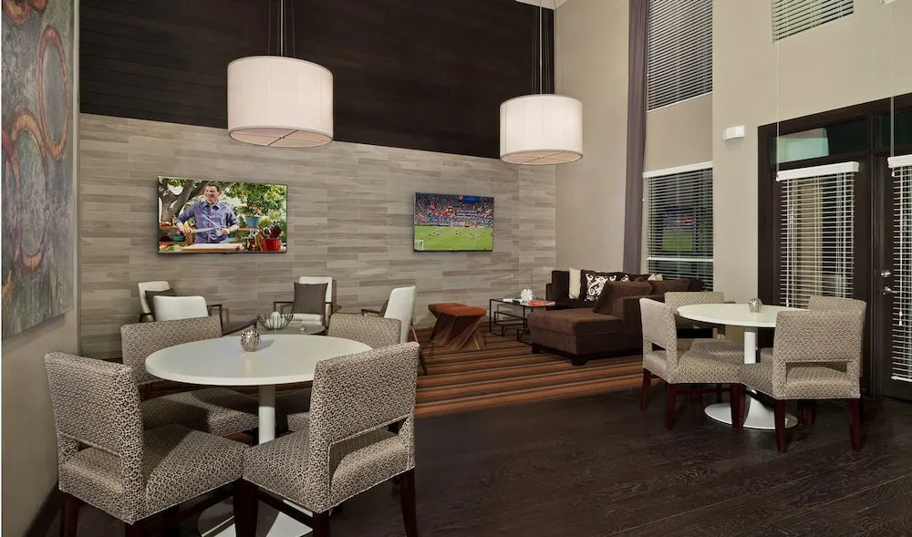 Moderne Luxury at Fashion Square 1x1 1BR by Casago