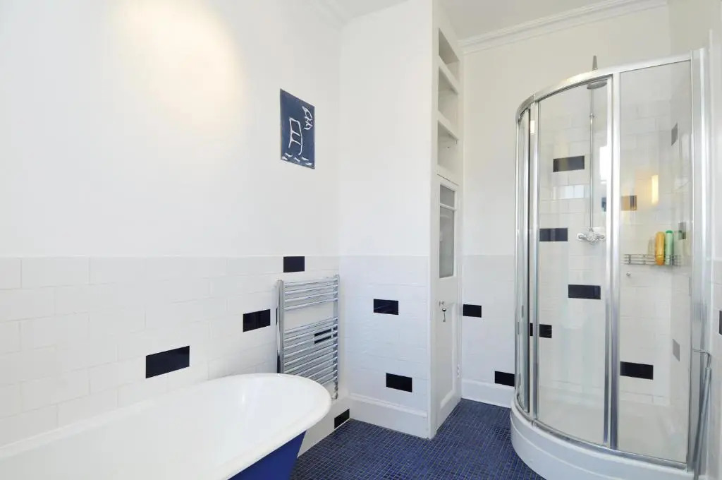 331 Attractive 2 bedroom apartment in Edinburgh's New Town