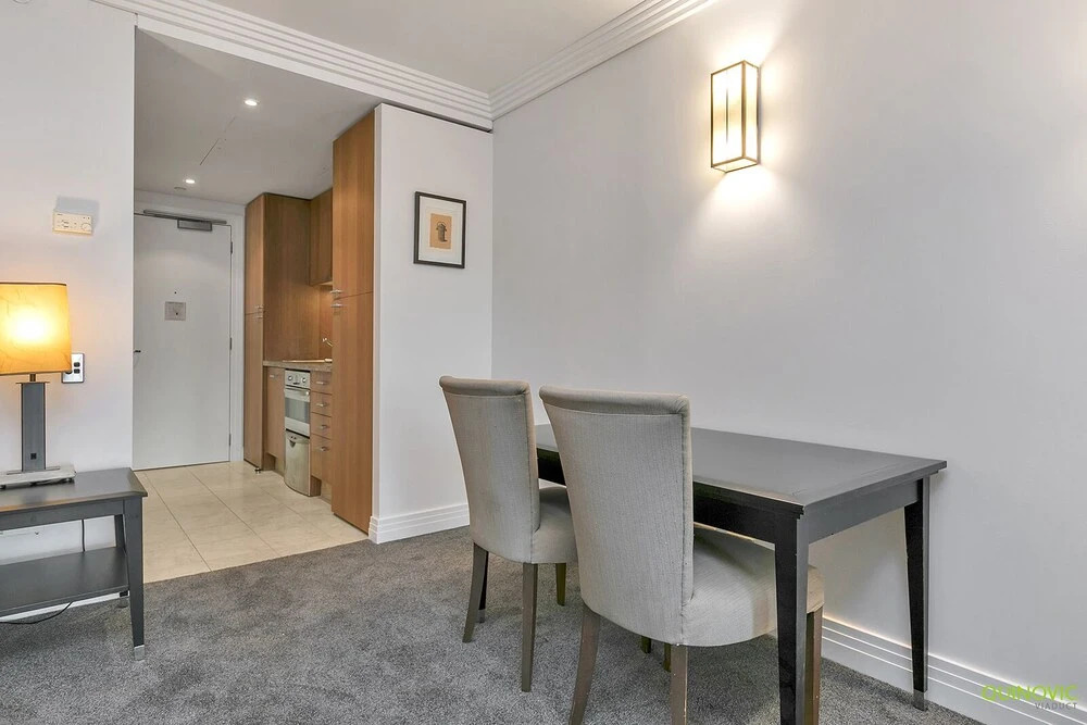 QV 1 Bedroom w Kitchen Laundry CBD 1059