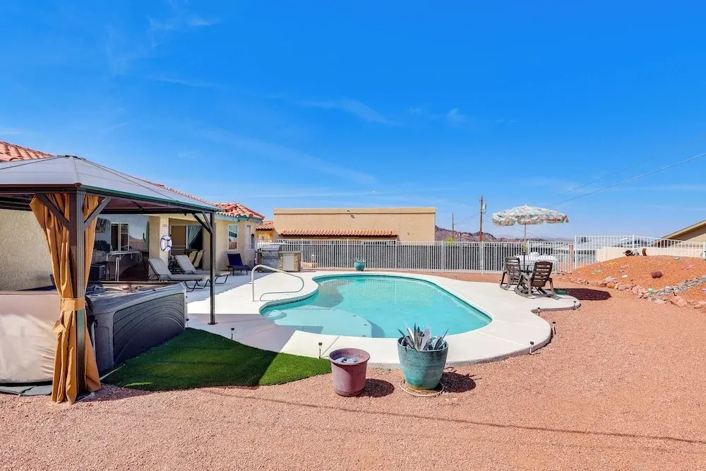 Pool & Hot Tub: Pet-friendly Lake Havasu Home!