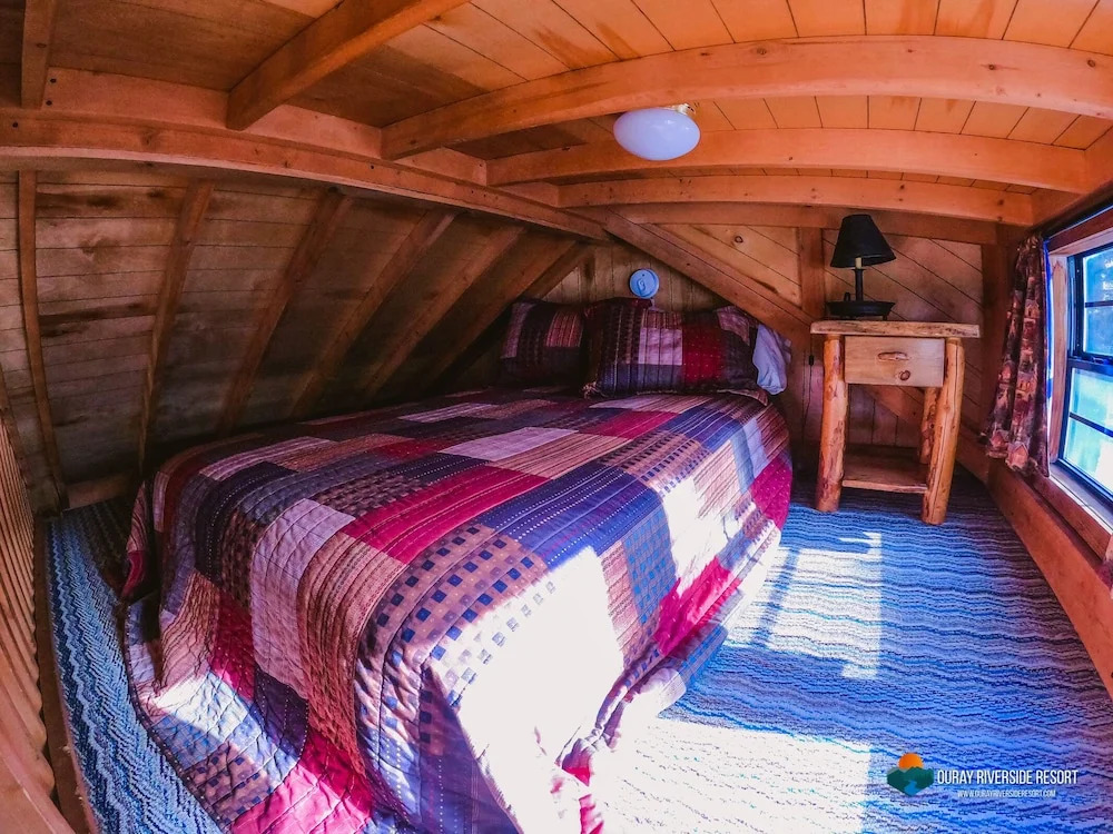 Ouray Riverside Resort - Inn & Cabins