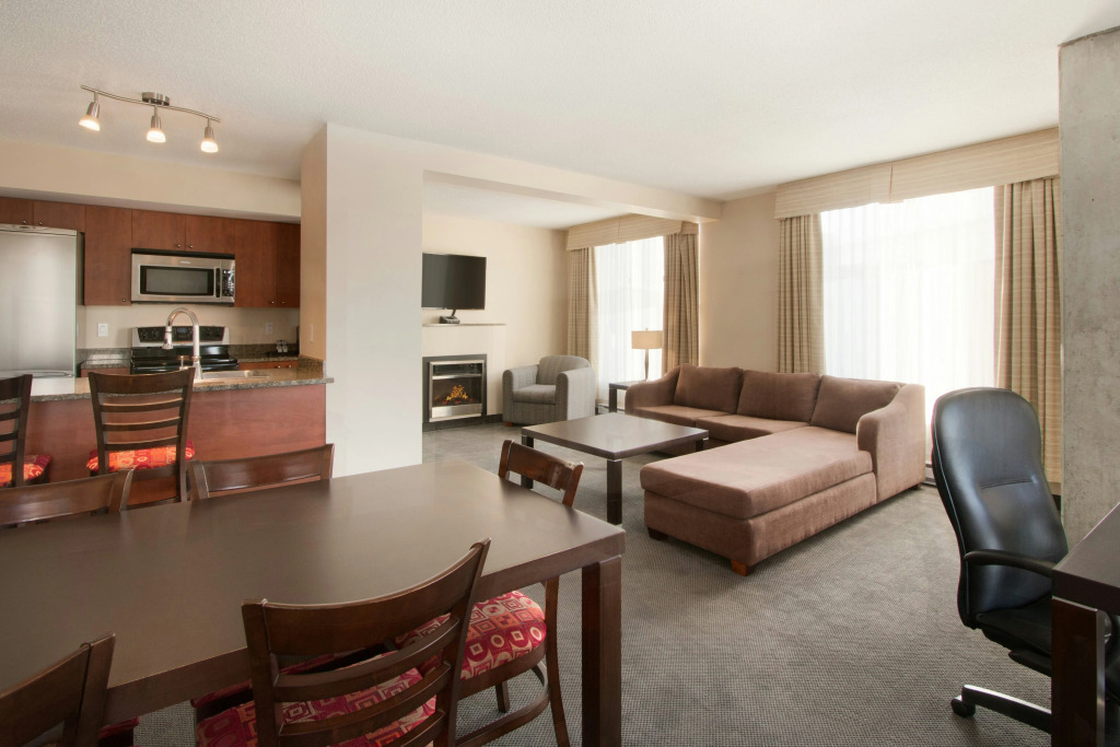 Embassy Suites by Hilton - Montreal