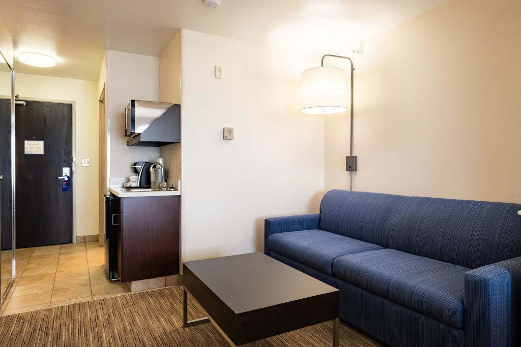 Holiday Inn Express Hotel & Suites Evanston by IHG