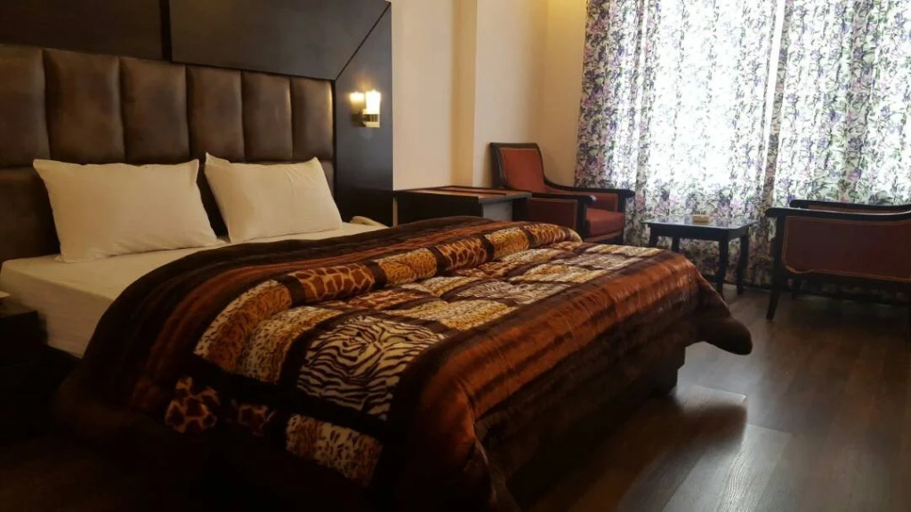 OYO 10109 Hotel River Regency