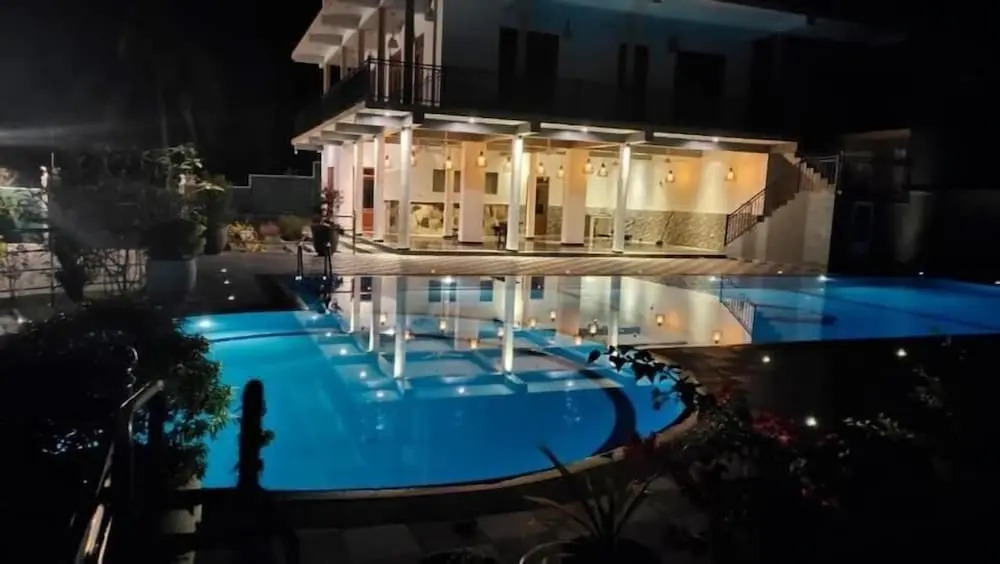 Coral Palm Villa and Apartment