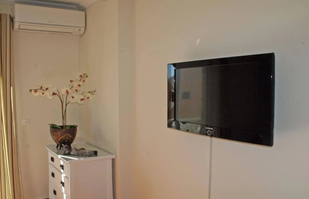 AHO Guest House