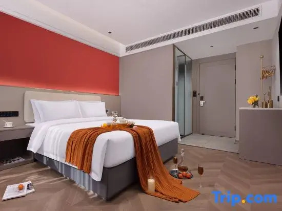 M Designer Hotel (Chengdu International Trade City Branch)